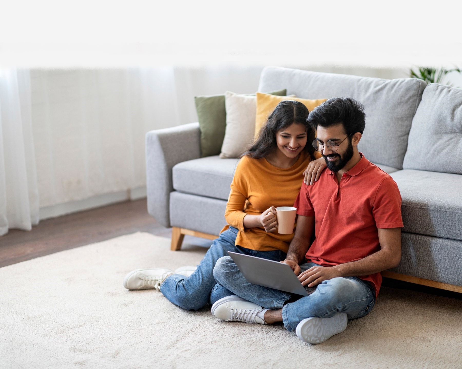 couple enjoying wifi